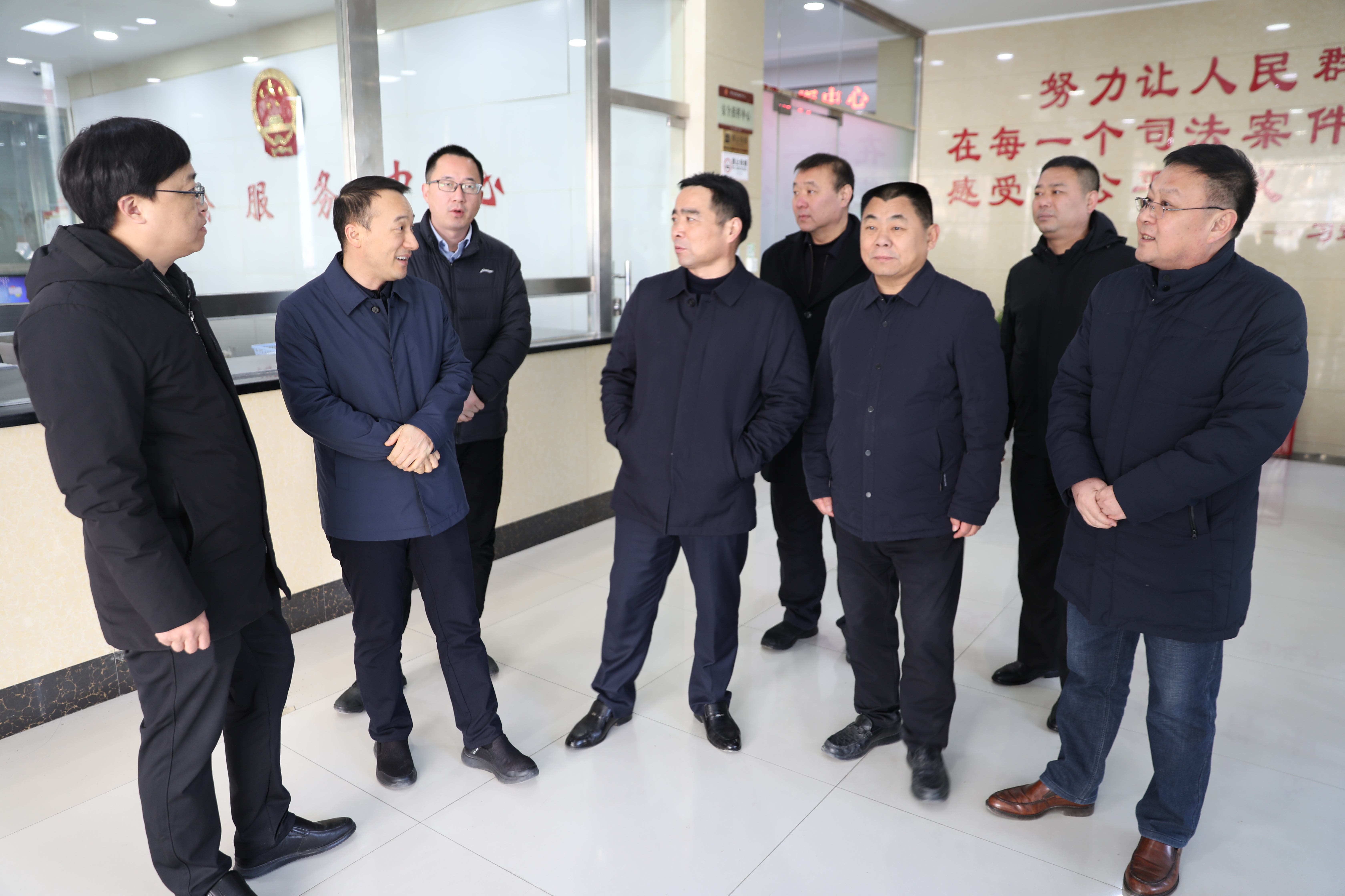 项城市委副书记、政法委书记张晓伟到法院调研指导工作